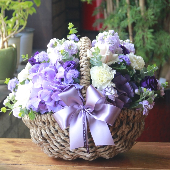 보라빛향기꽃바구니