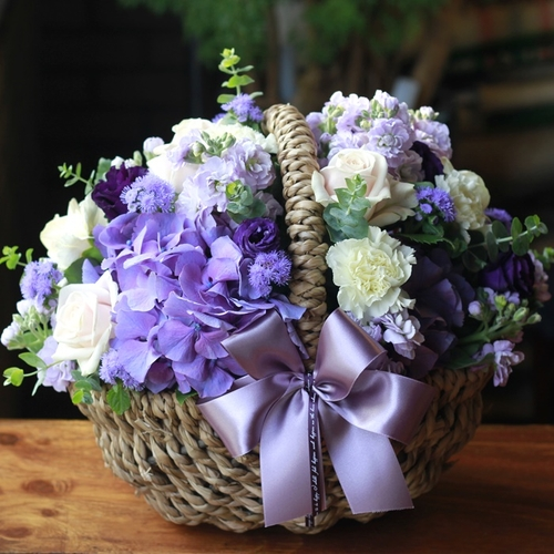 보라빛향기꽃바구니