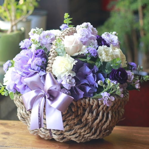 보라빛향기꽃바구니